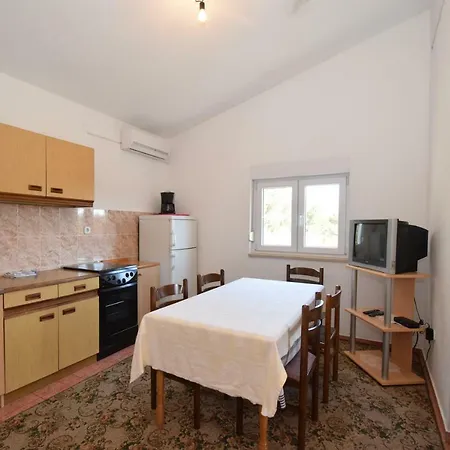 Ivan Apartamento Starigrad Paklenica