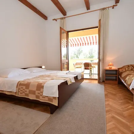 Ivan Apartment *